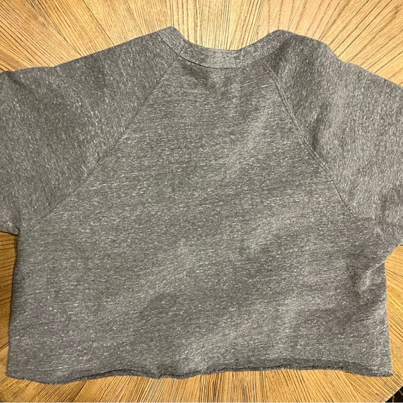 Darling Mrs. Emily Boutique Gray Loopy Pom Flower Soft SS Cropped Sweatshirt M - Picture 3 of 4